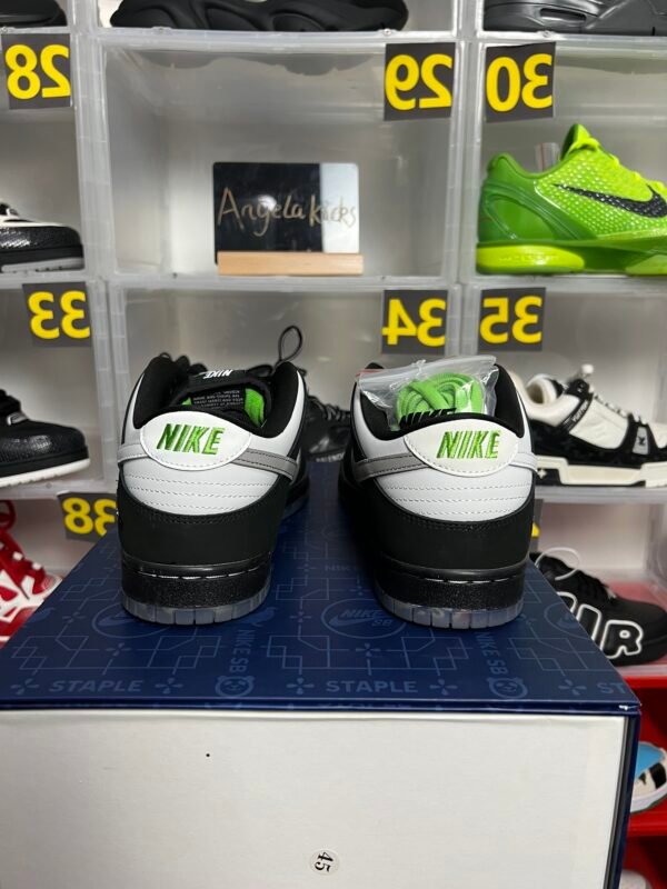Nike SB Dunk Low Staple Panda Pigeon