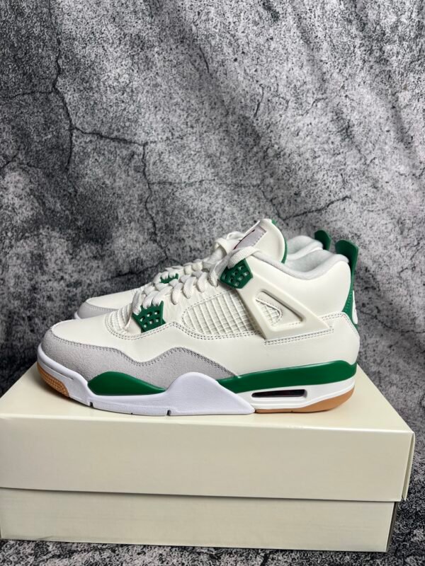 Jordan 4 Retro SB Pine Green