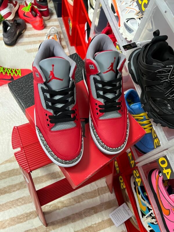 Jordan 3 Retro SE Unite