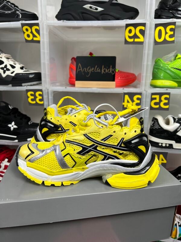 balencaiga runner yellow