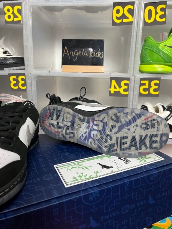 Nike SB Dunk Low Staple Panda Pigeon