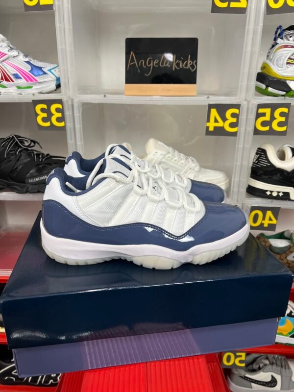 Jordan 11 Retro Low Diffused Blue