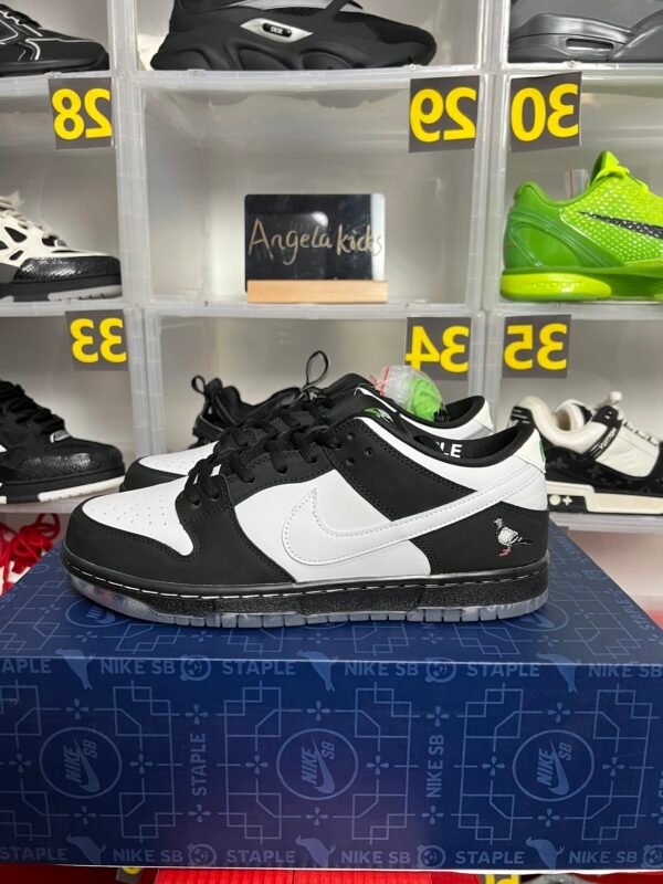 Nike SB Dunk Low Staple Panda Pigeon