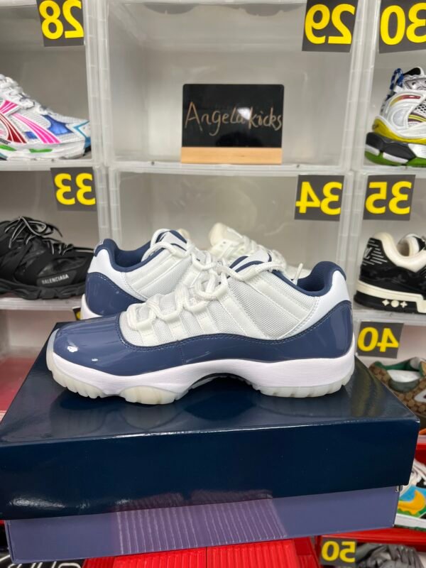 Jordan 11 Retro Low Diffused Blue