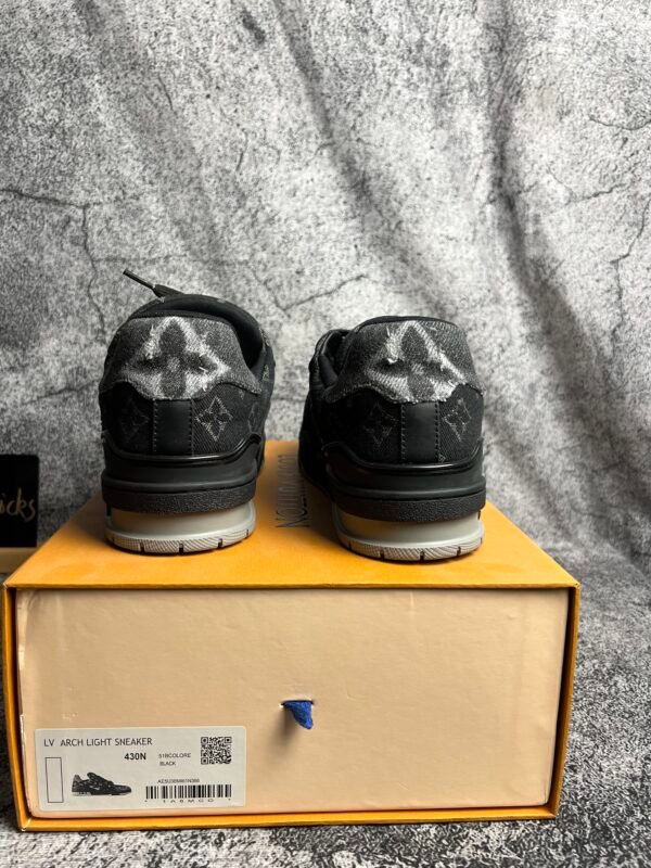 LOUIS VUITTON Trainer Denim