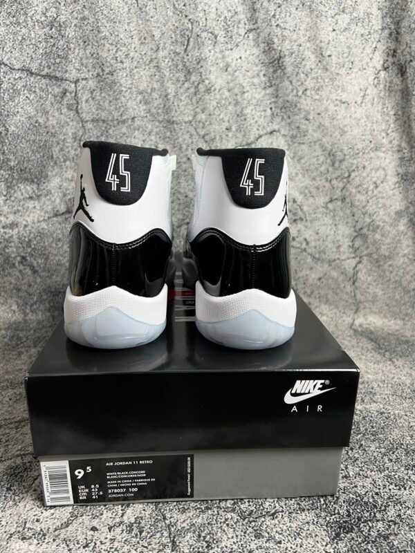 Jordan 11 Retro Concord (2018)