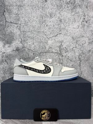 Jordan 1 Retro Low Dior