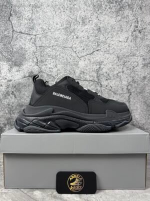 Balenciaga Triple S Black