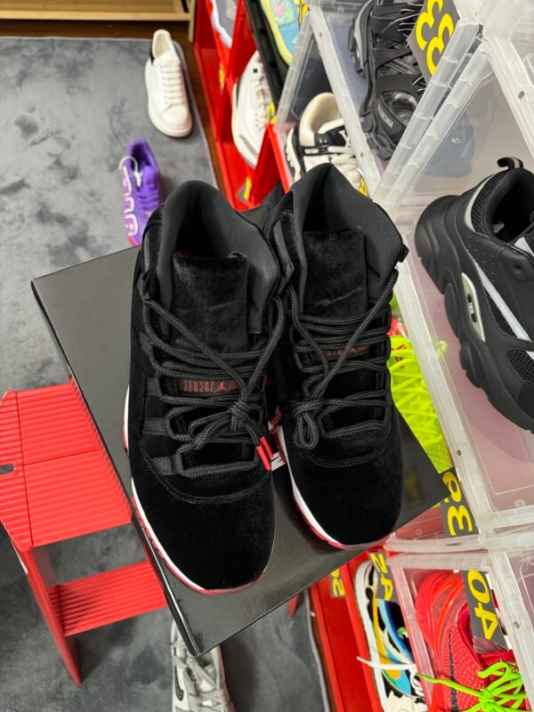 Jordan 11 Retro Bred Velvet