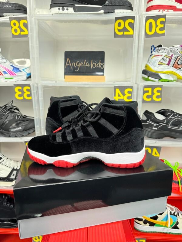 Jordan 11 Retro Bred Velvet