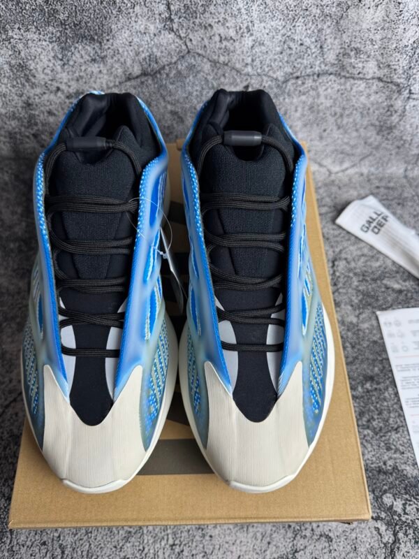 adidas Yeezy 700 V3 Arzareth