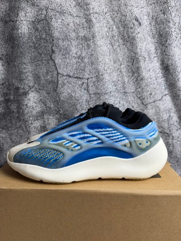 adidas Yeezy 700 V3 Arzareth