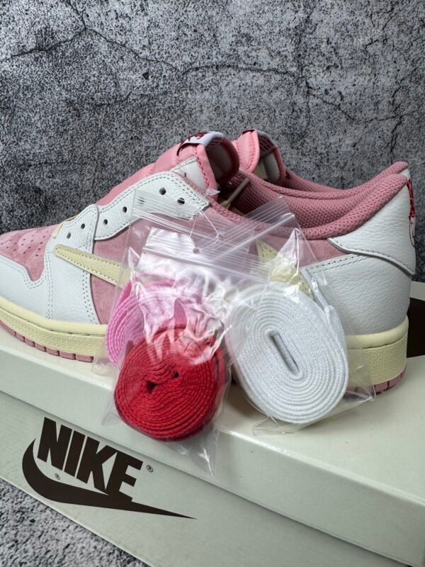 Jordan 1 Retro Low OG SP Travis Scott Sail Shy Pink