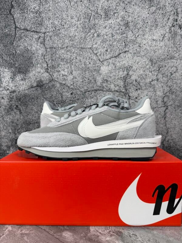 Nike LD Waffle SF sacai Fragment Grey