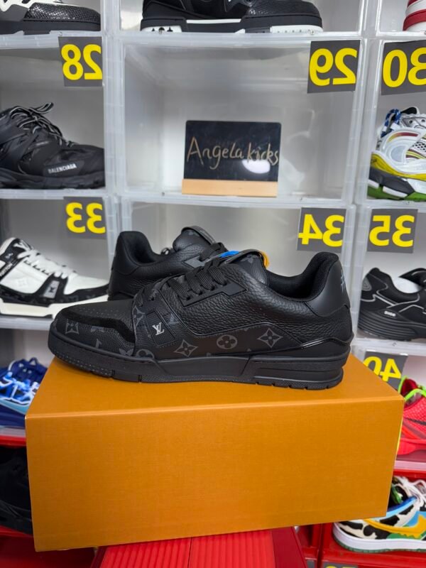 Louis Vuitton Trainer Black