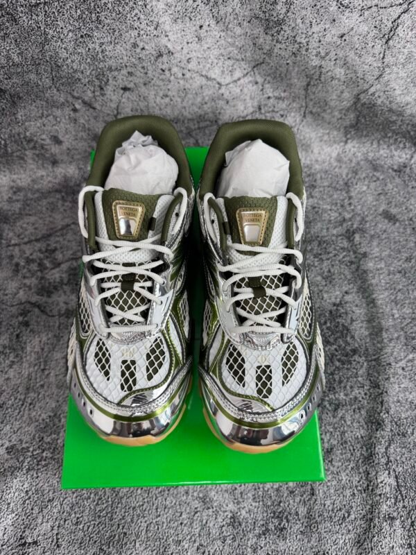 Bottega Veneta Orbit Mud White