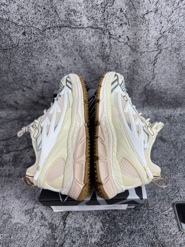 OFF-WHITE Ow Be Right Back