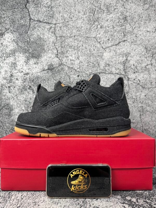 Jordan 4 Retro Levi's Black