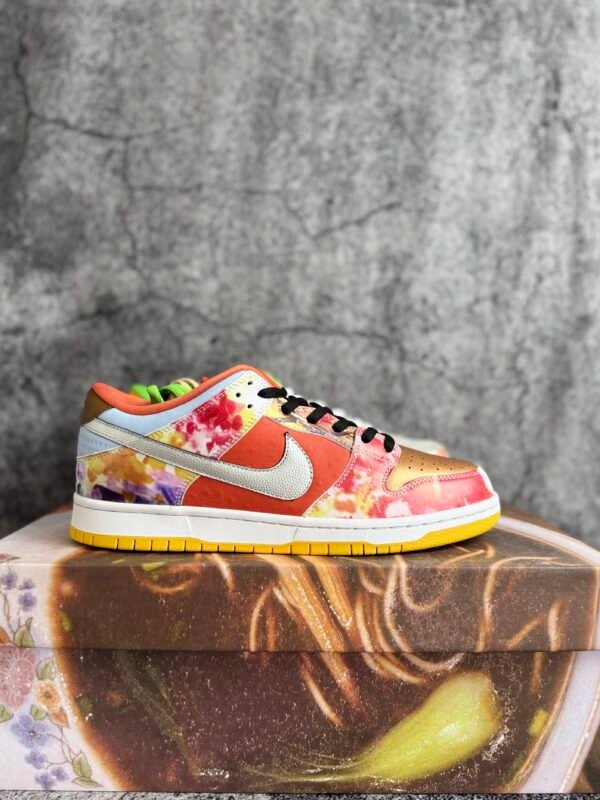 Nike SB Dunk Low Street Hawker