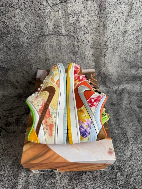 Nike SB Dunk Low Street Hawker