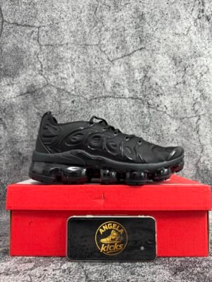 Nike Air VaporMax Plus Triple Black