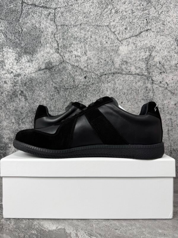 Maison Margiela Replica Black