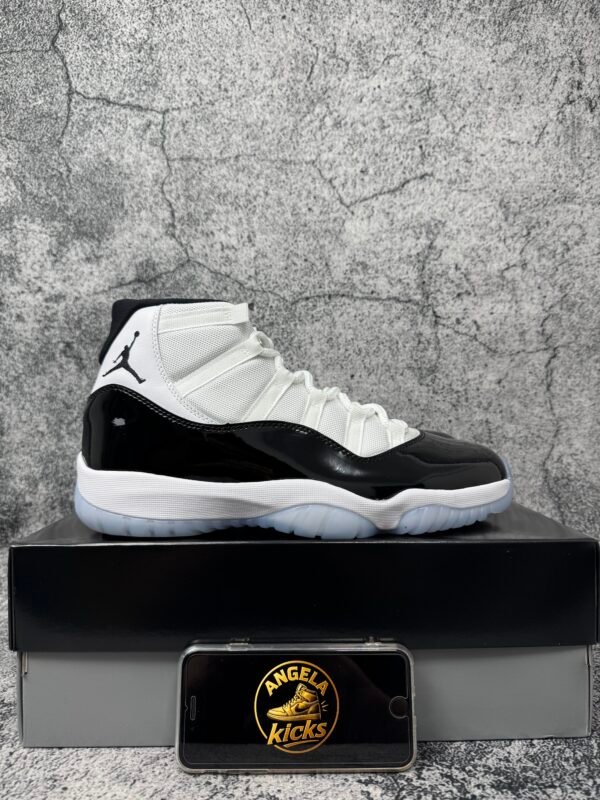 Jordan 11 Retro Concord (2018)