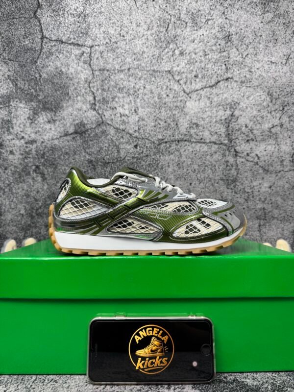 Bottega Veneta Orbit Mud White