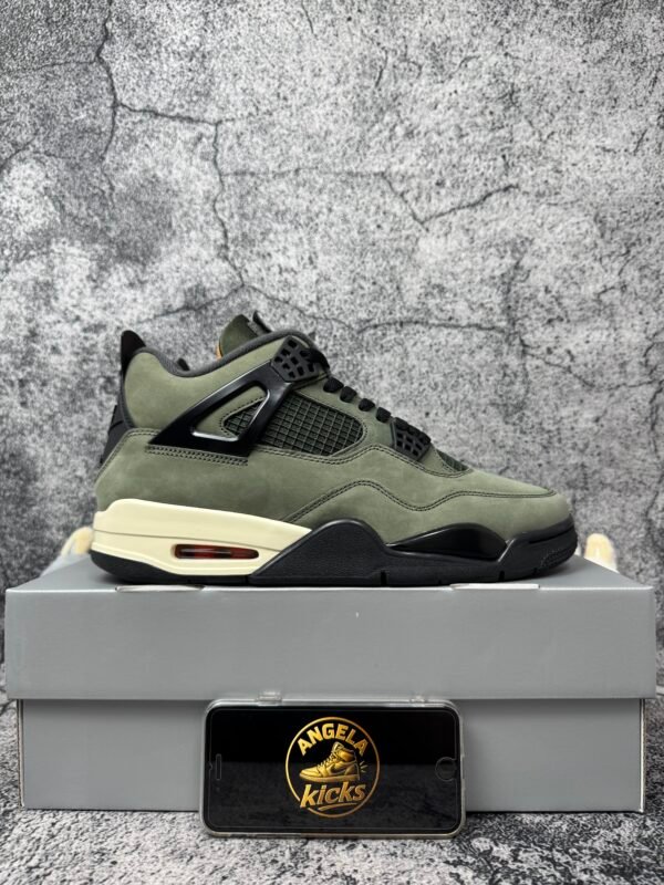 UNDEFEATED x Air Jordan 4