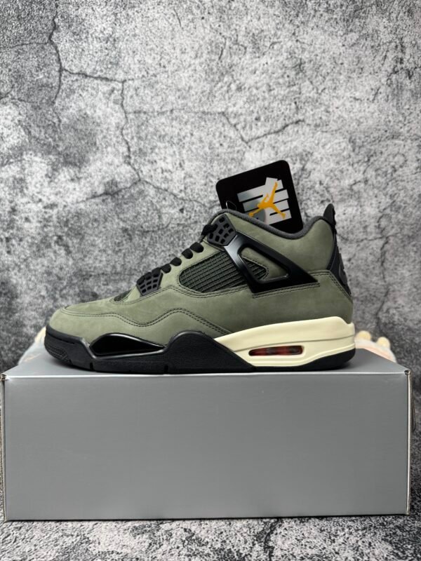 UNDEFEATED x Air Jordan 4