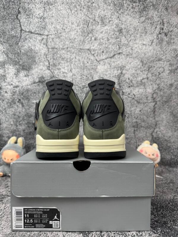 UNDEFEATED x Air Jordan 4