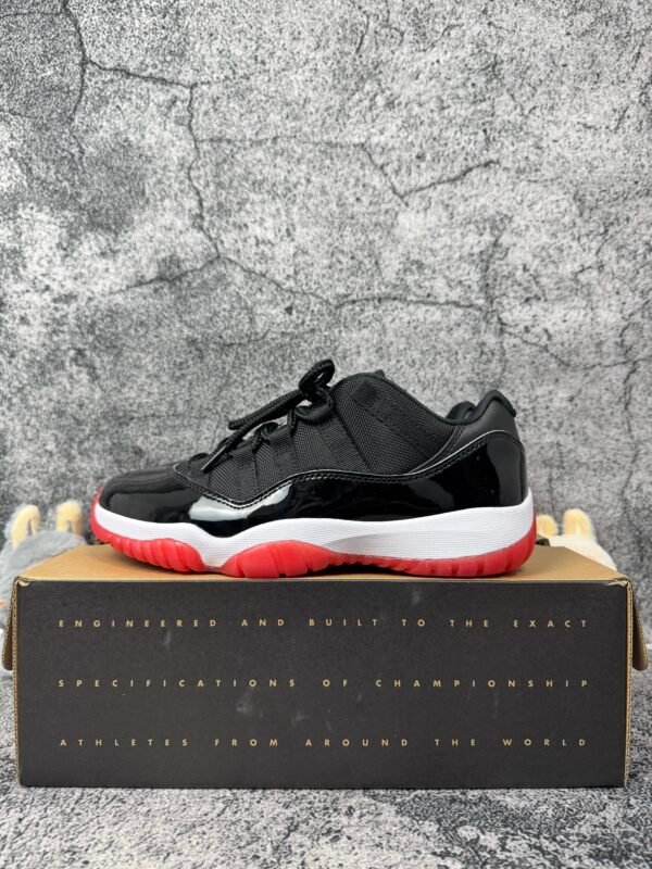 Jordan 11 Retro Low Bred