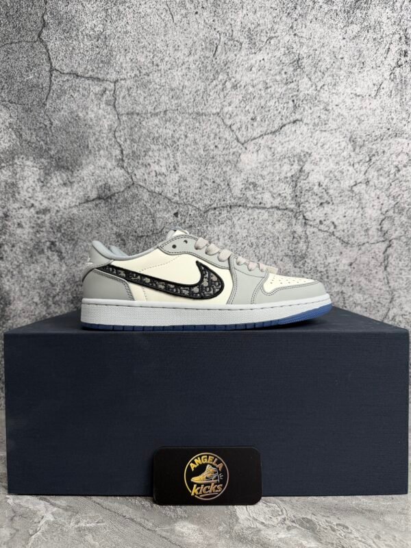 Jordan 1 Retro Low Dior