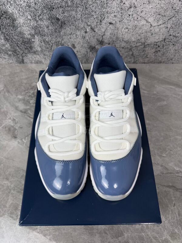 Jordan 11 Retro Low Diffused Blue