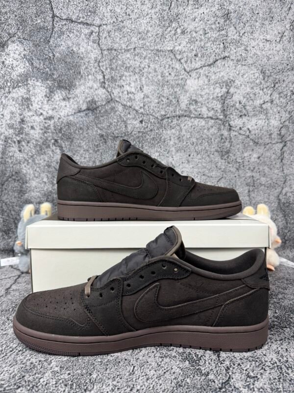 Jordan 1 Retro Low OG SP Travis Scott Velvet Brown