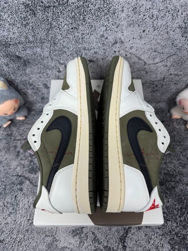 Jordan 1 Retro Low OG SP Travis Scott Medium Olive