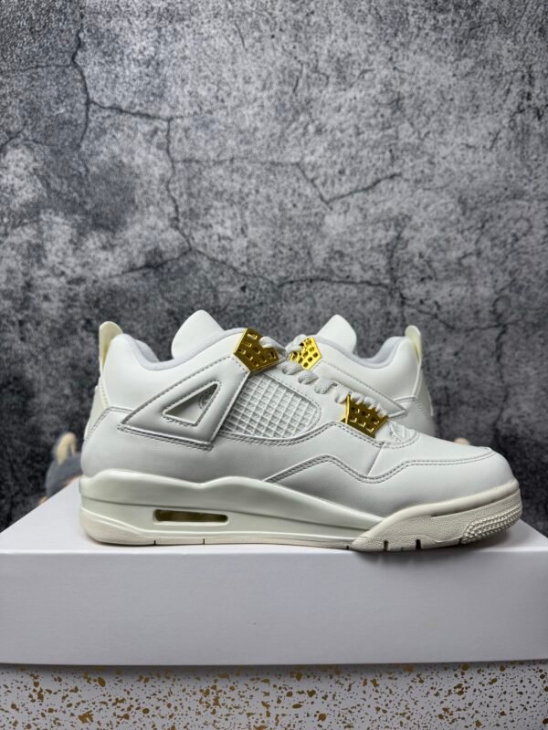 Jordan 4 Retro Metallic Gold
