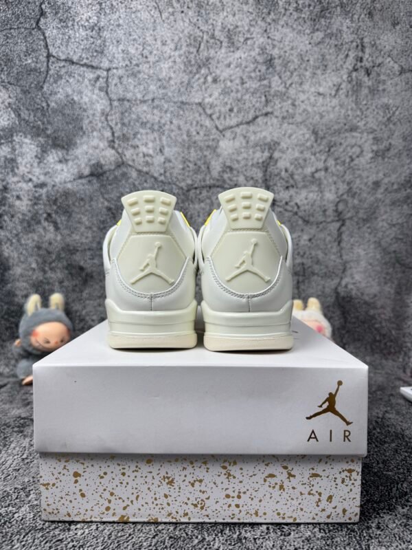 Jordan 4 Retro Metallic Gold