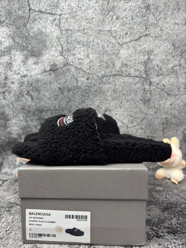 Balenciaga Furry Slide Black White