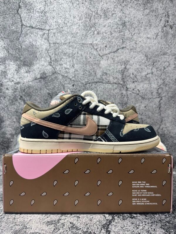 Nike SB Dunk Low Travis Scott