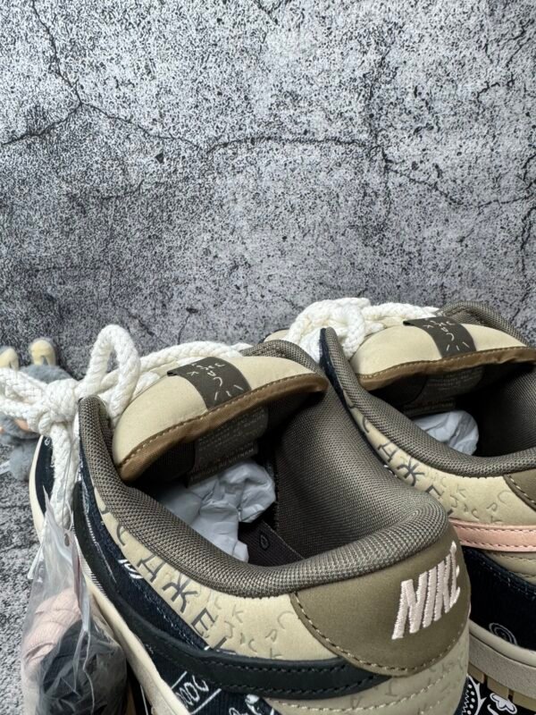 Nike SB Dunk Low Travis Scott