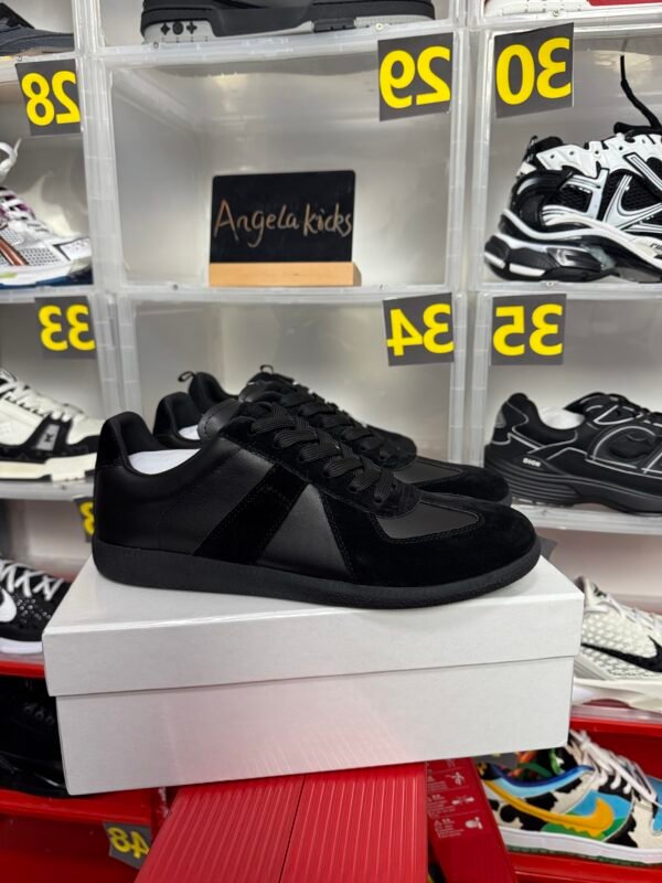 Maison Margiela Replica Black