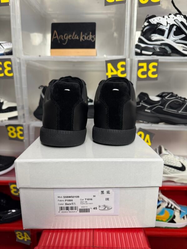 Maison Margiela Replica Black