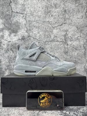Jordan 4 Retro Kaws