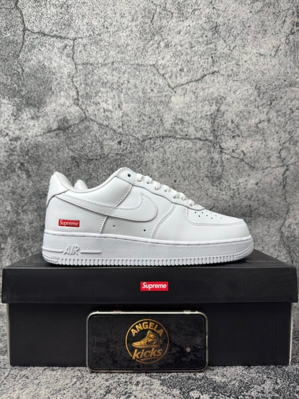 Nike Air Force 1 Low Supreme White