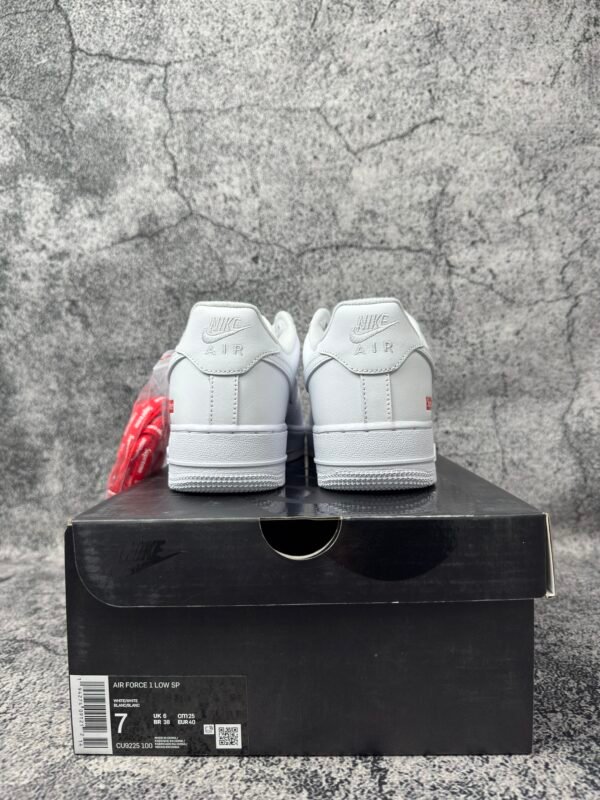 Nike Air Force 1 Low Supreme White