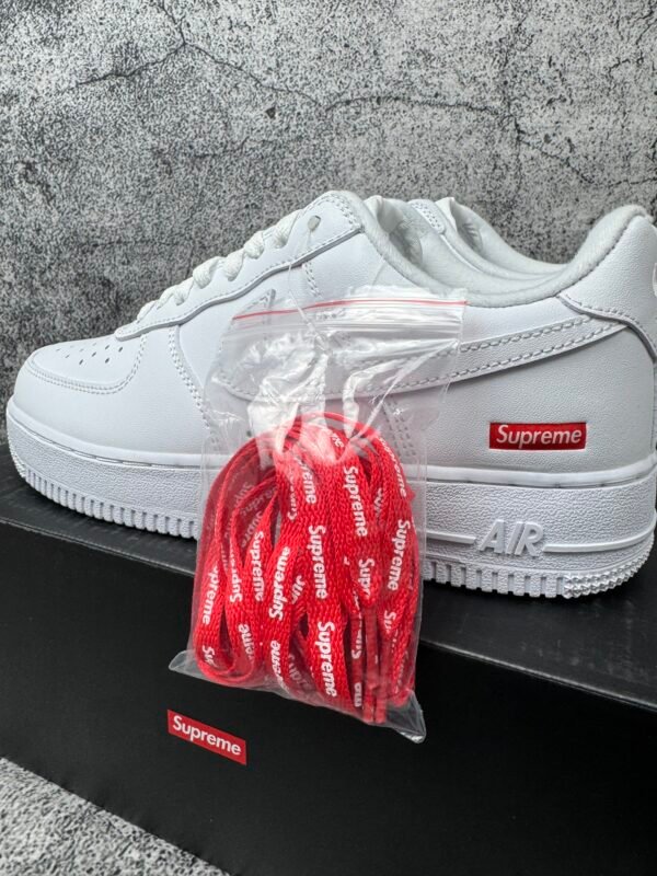 Nike Air Force 1 Low Supreme White