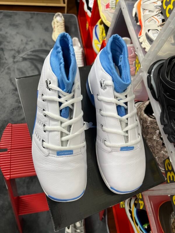 Jordan 17 Retro Low SP University Blue