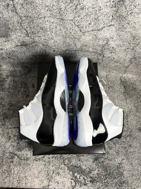 Jordan 11 Retro Concord (2018)