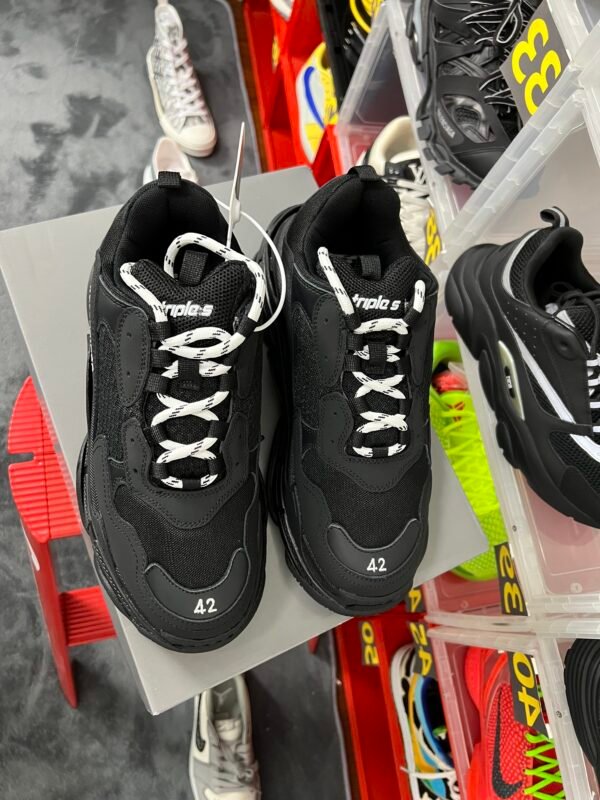 Balenciaga Triple S Black